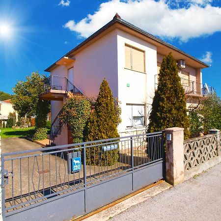 Apartments Mirela 1554 Pula Exterior photo