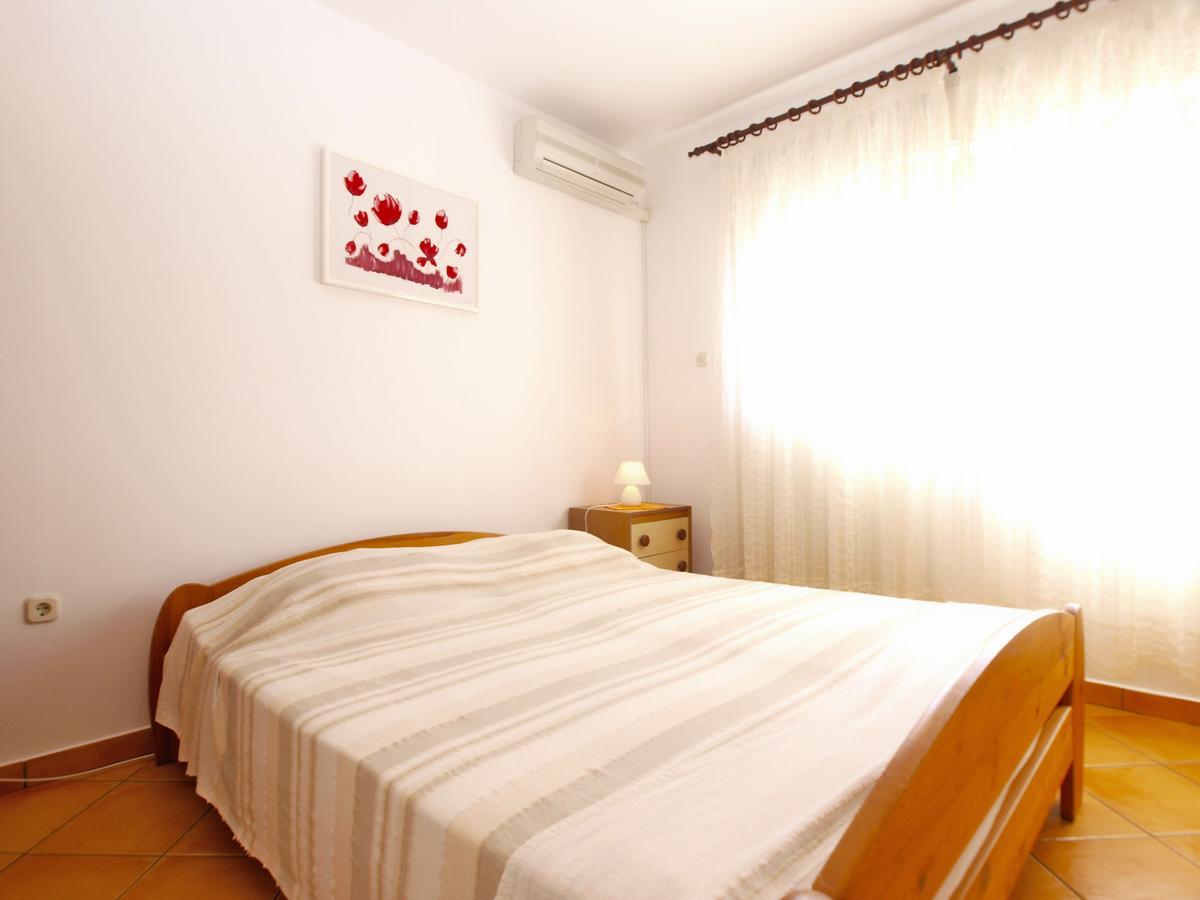 Apartments Mirela 1554 Pula Exterior photo