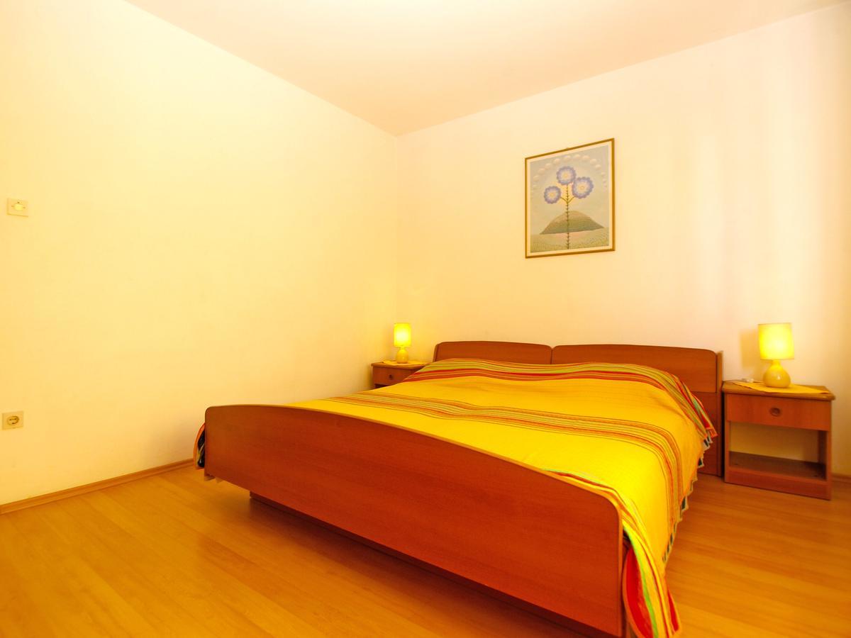Apartments Mirela 1554 Pula Exterior photo