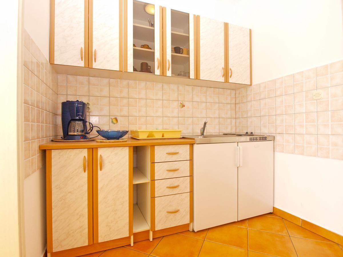 Apartments Mirela 1554 Pula Exterior photo