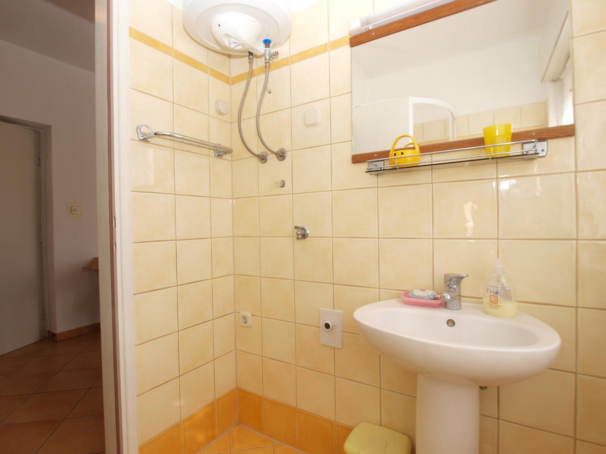 Apartments Mirela 1554 Pula Exterior photo